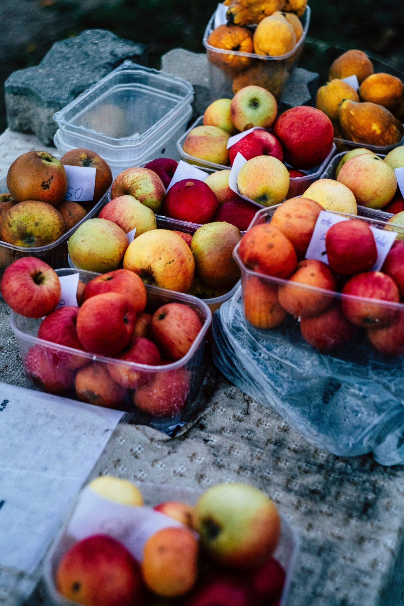 apple lot in boxes