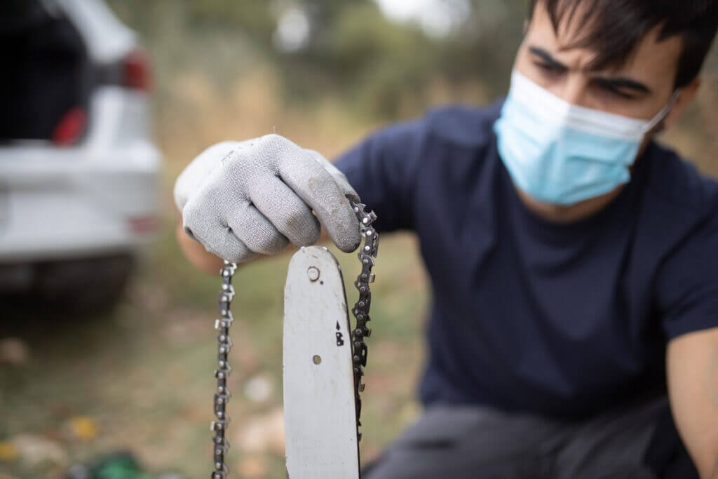 | Chainsaw Safety and Handling: Mastering Proper Techniques | 1Garden.com